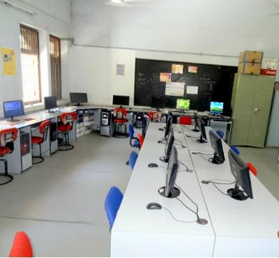 Rukmadevi Pannalal Laddha Maheshwari College Indore Computer Labs photo 5